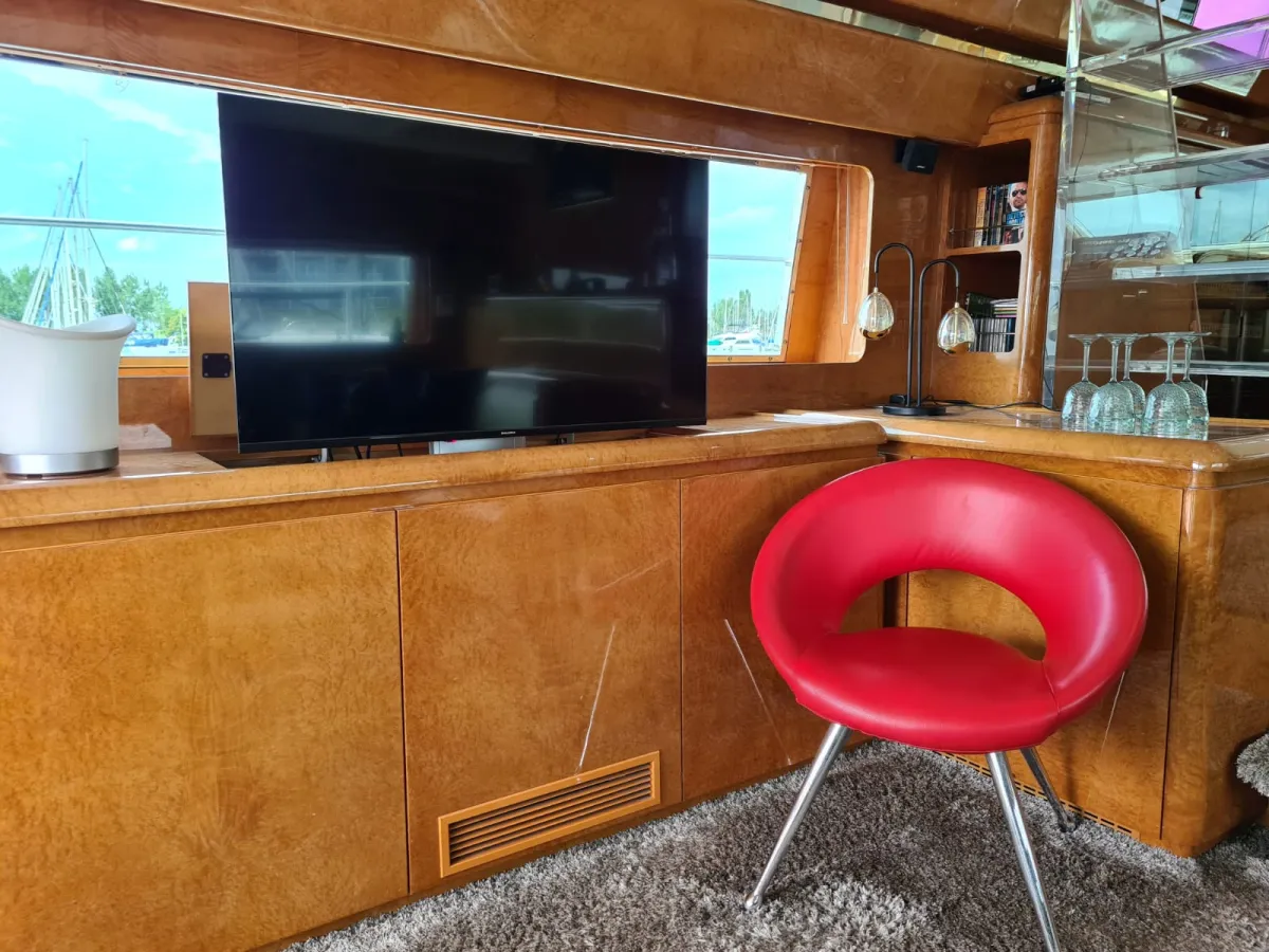 Polyester Motorboat Mochi Craft 65