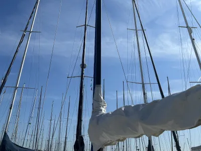 Polyester Zeilboot Bavaria 890 Foto 11