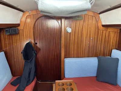 Polyester Zeilboot Bavaria 890 Foto 15