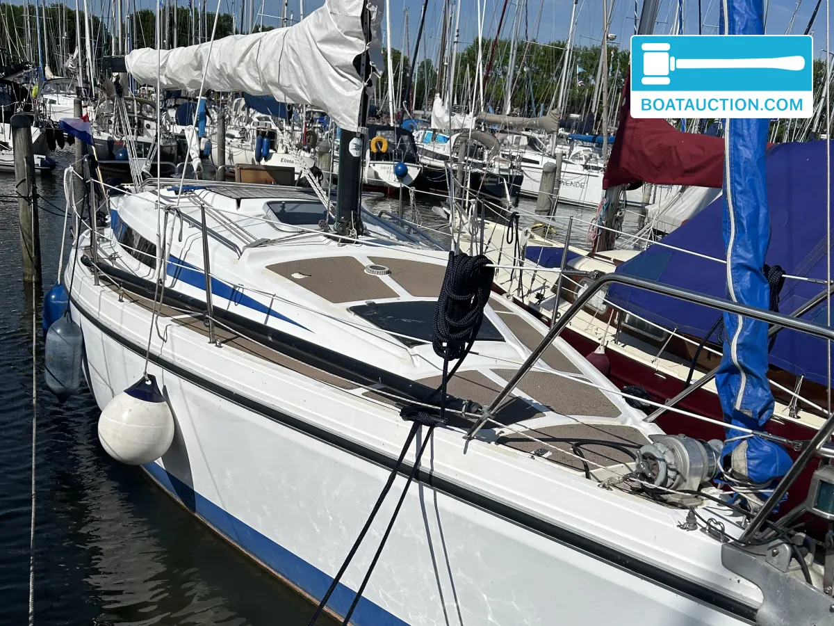 Thumbnail - Bavaria 890