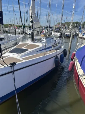 Polyester Zeilboot Bavaria 890 Foto 28