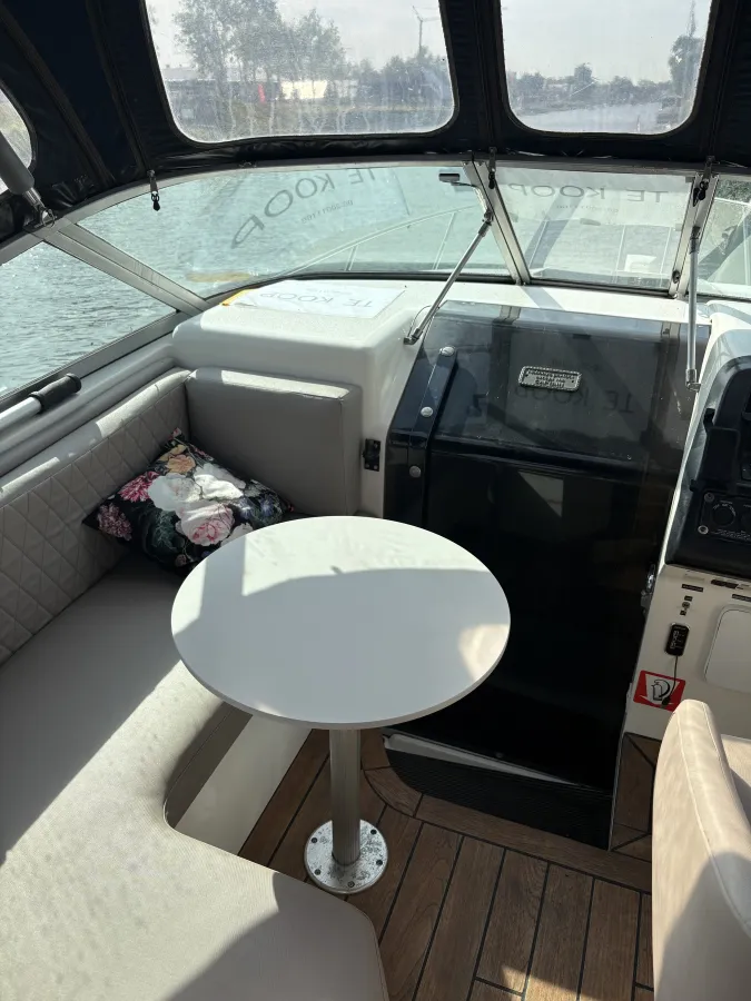 Polyester Motorboat Chaparral 2370 SL