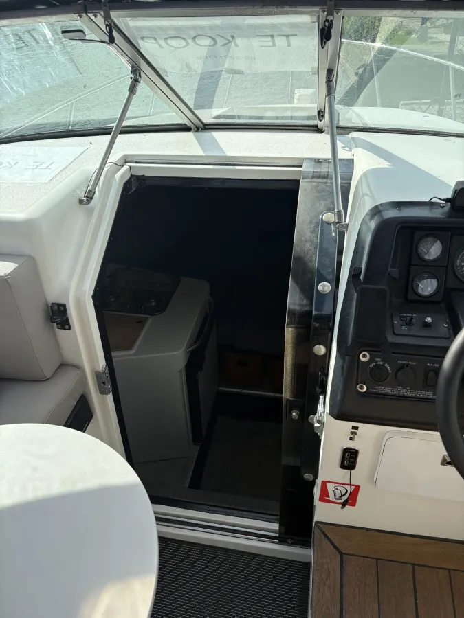 Polyester Motorboat Chaparral 2370 SL
