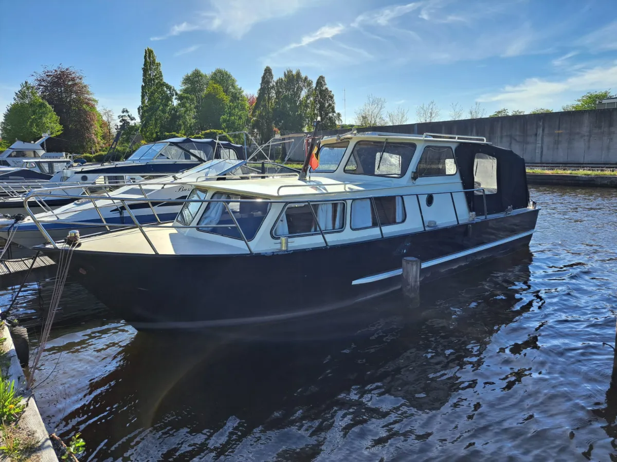 Staal Motorboot Succeskruiser 900