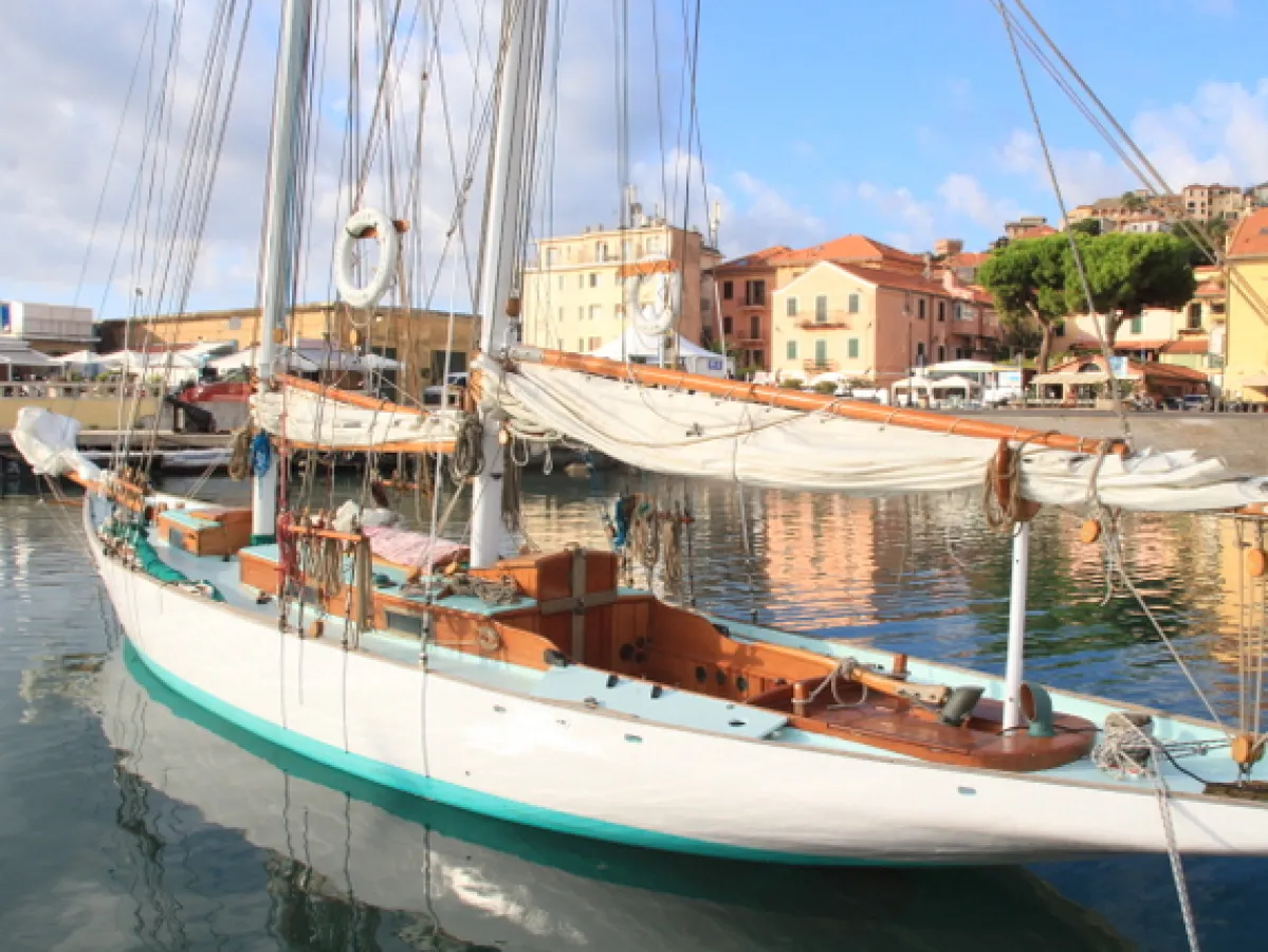 Wood Sailboat Hansen Gaff Schooner