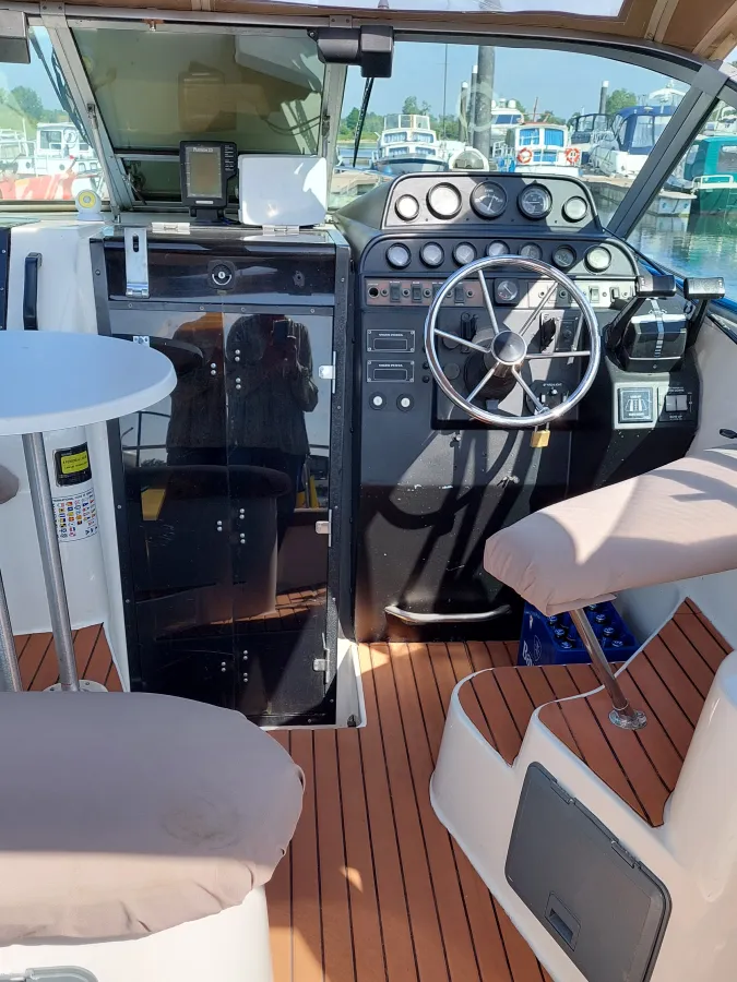 Polyester Motorboat Campion victoria 957srli