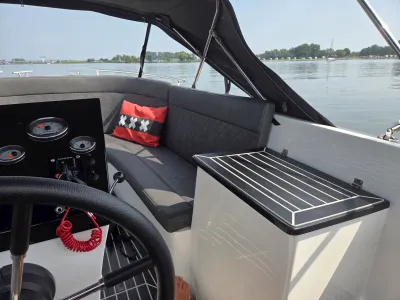 Polyester Sloep Maxima 630 tender Foto 1