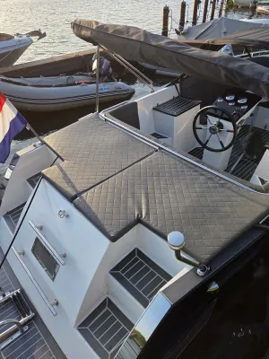 Polyester Sloep Maxima 630 tender Foto 4