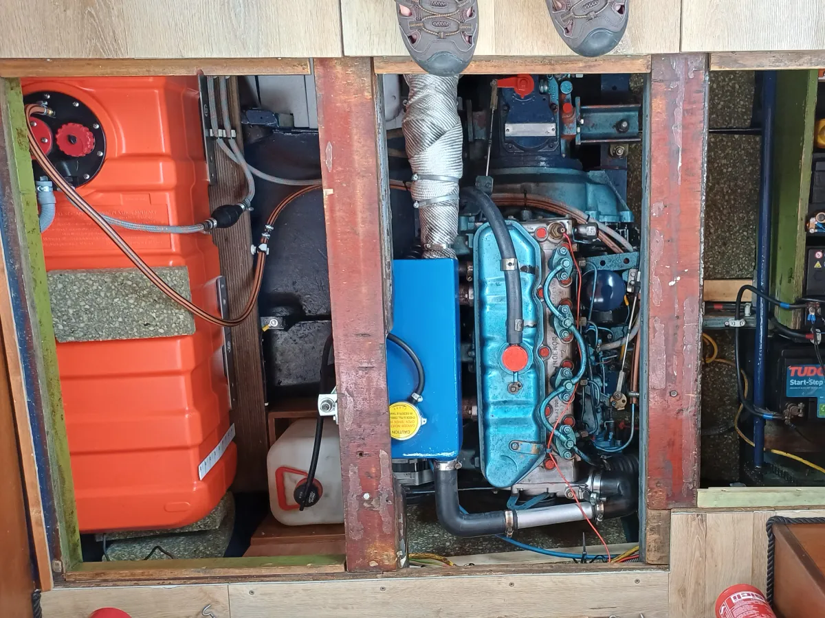 Acier Bateau à moteur Crown cruiser 920
