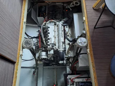 Steel Motorboat Phino Kruiser Photo 5