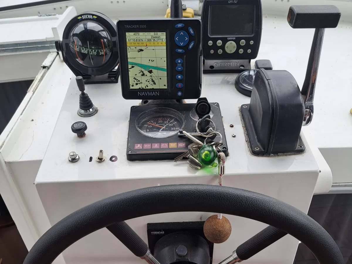 Steel Motorboat Phino Kruiser