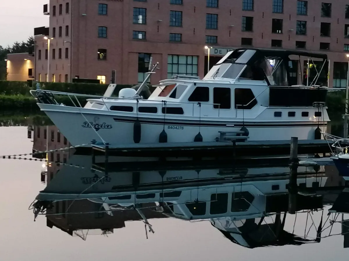 Steel Motorboat Phino Kruiser