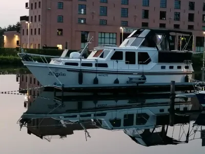 Steel Motorboat Phino Kruiser Photo 17