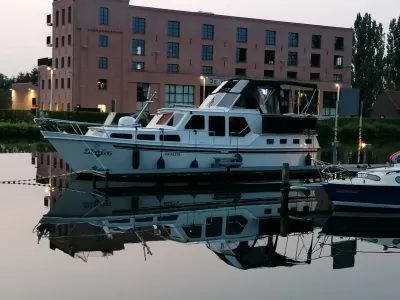 Steel Motorboat Phino Kruiser Photo 16