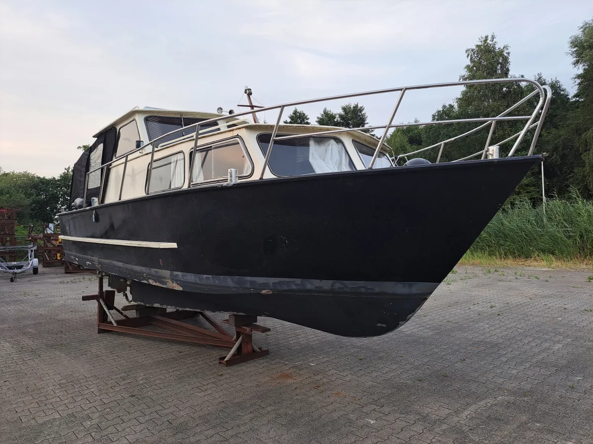 Staal Motorboot Succeskruiser 900