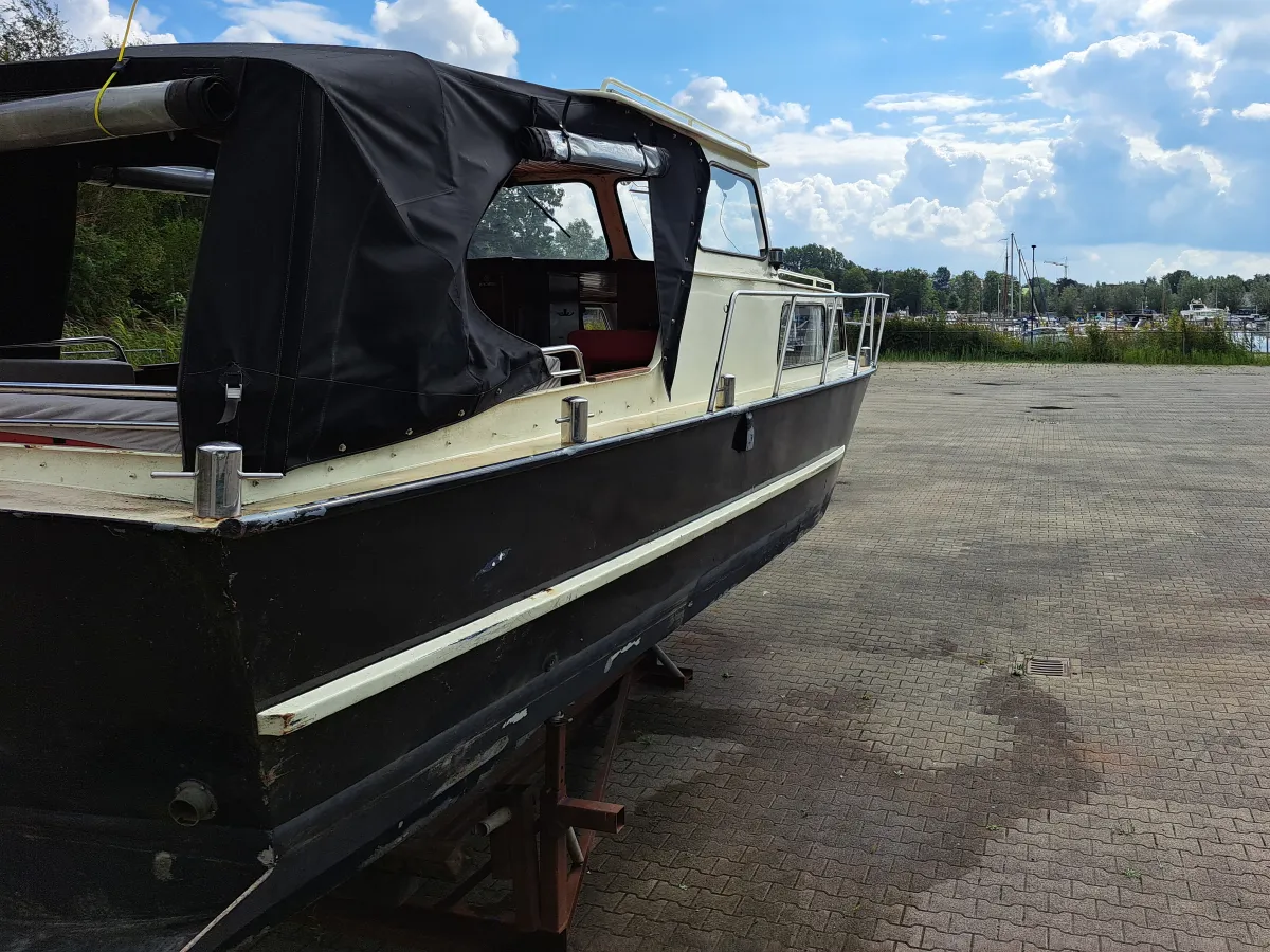 Staal Motorboot Succeskruiser 900