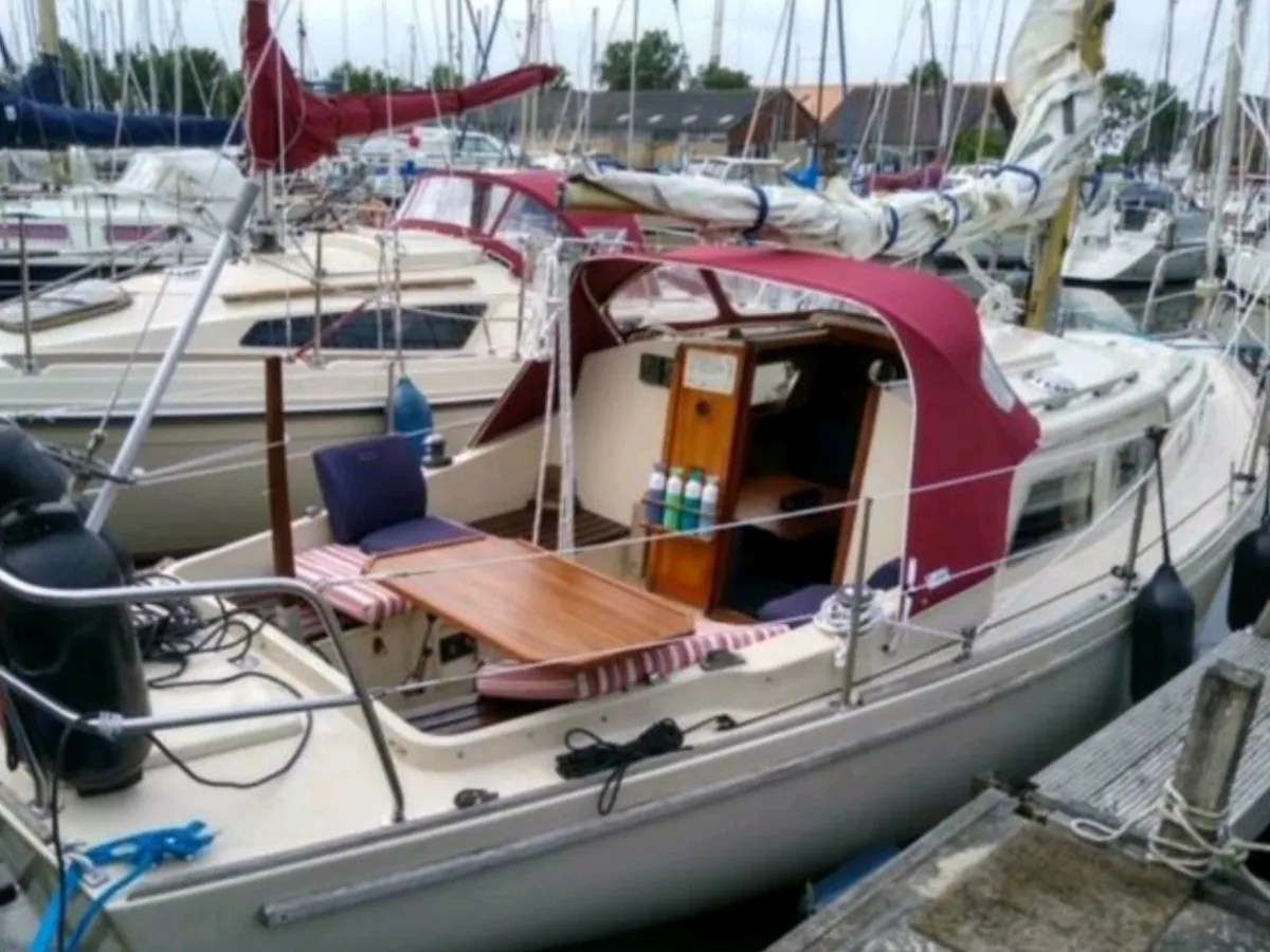 Polyester Sailboat Fellowship 27