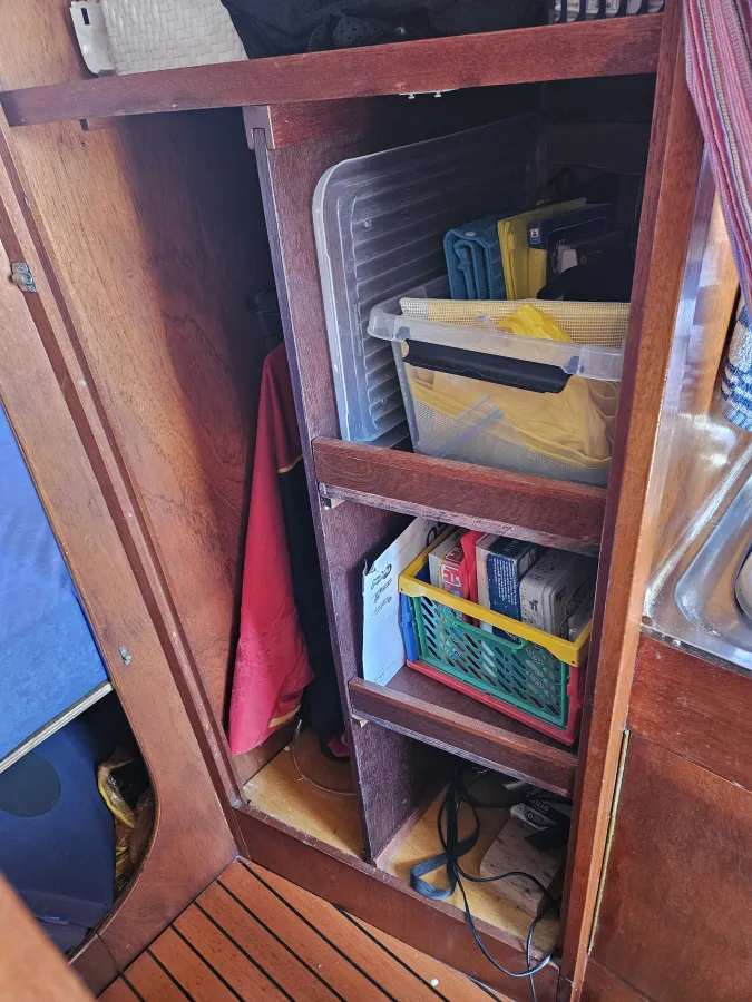 Polyester Sailboat Fellowship 27