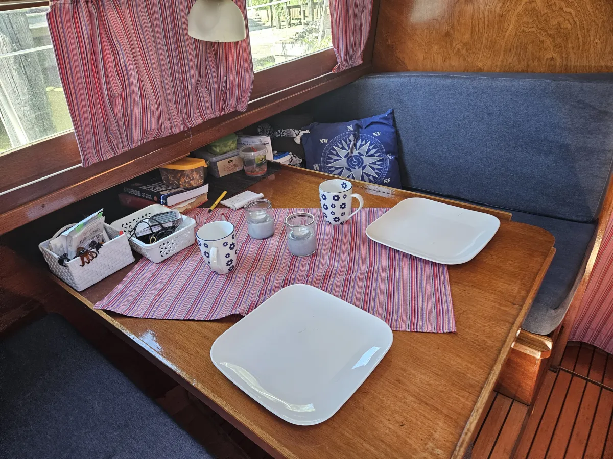 Polyester Sailboat Fellowship 27