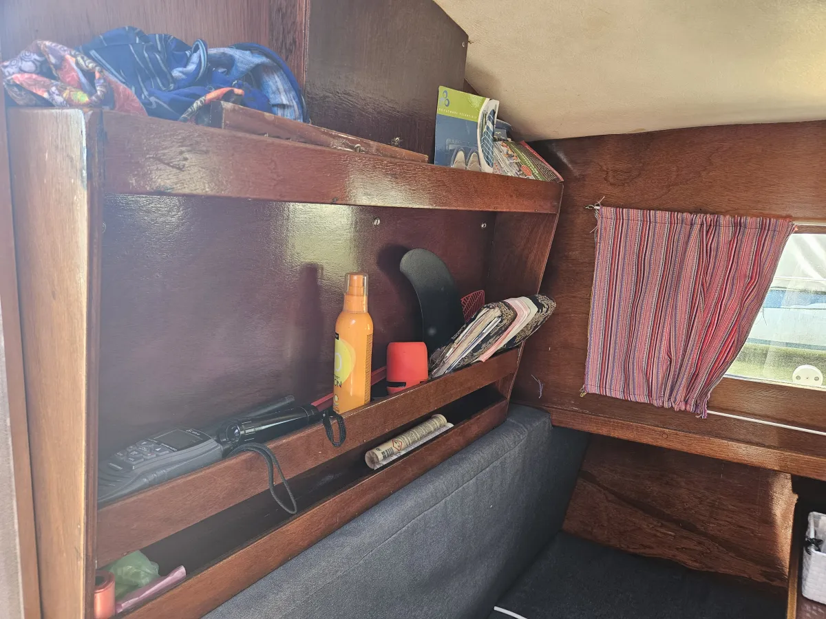 Polyester Sailboat Fellowship 27