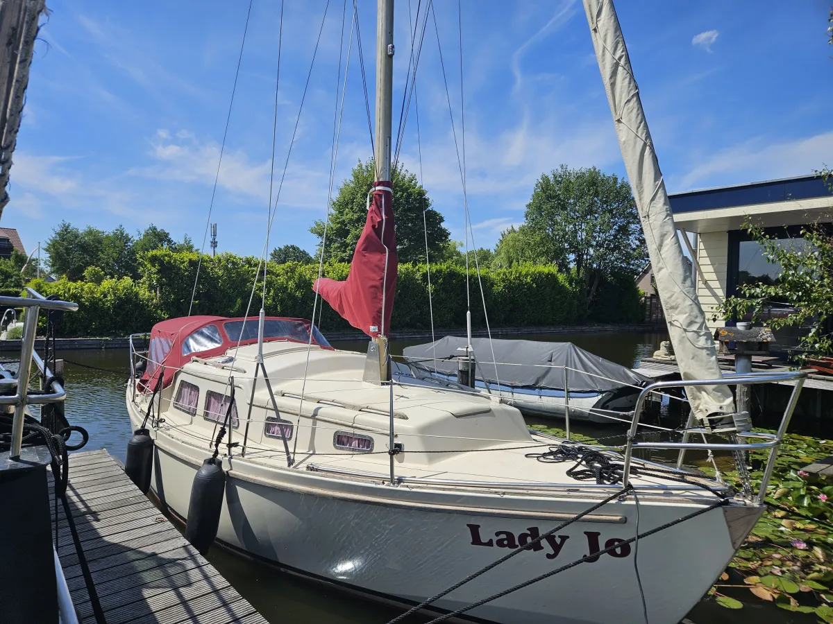 Polyester Sailboat Fellowship 27