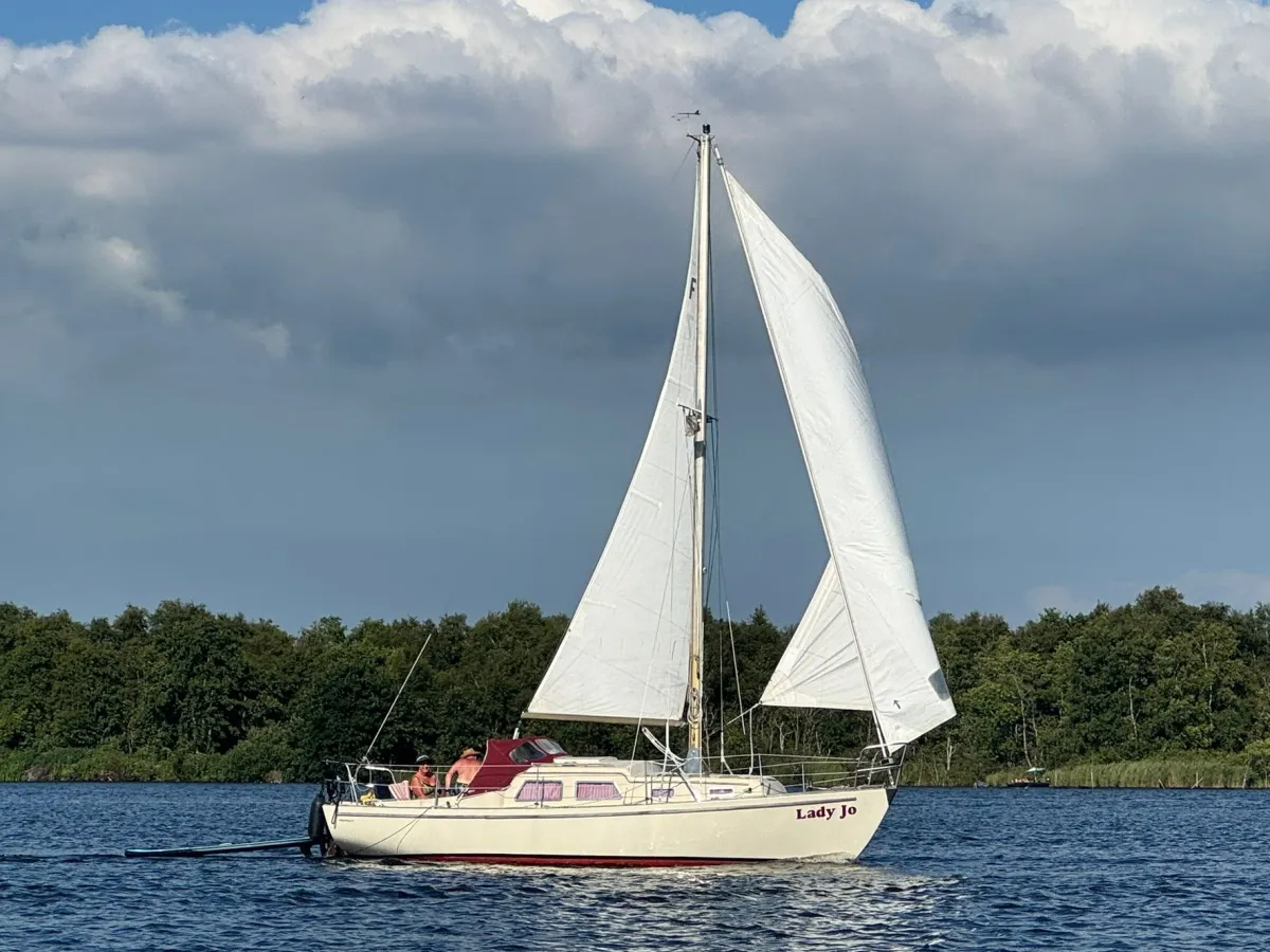 Polyester Sailboat Fellowship 27