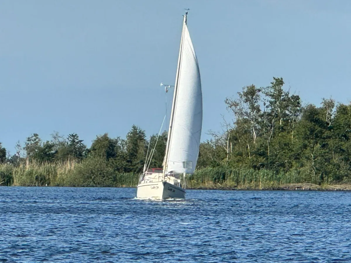 Polyester Sailboat Fellowship 27