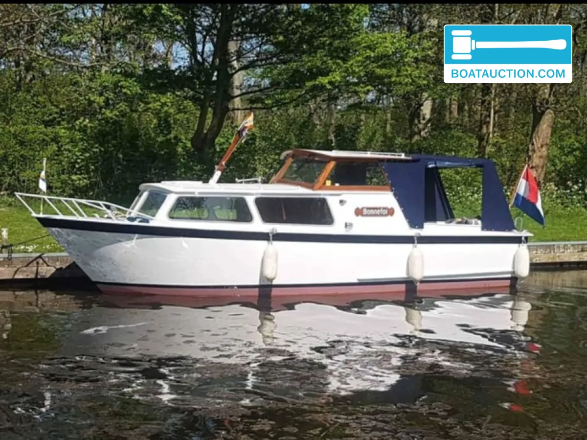 Thumbnail - Motorboat 830