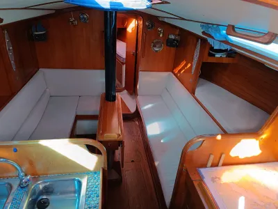Polyester Sailboat Kalik 33 Photo 5