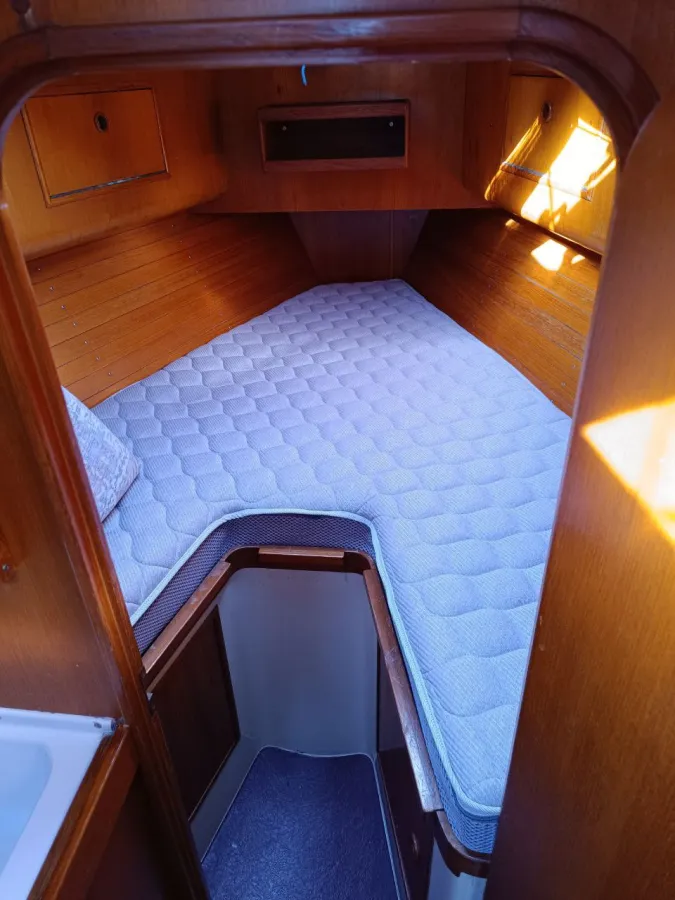 Polyester Sailboat Kalik 33