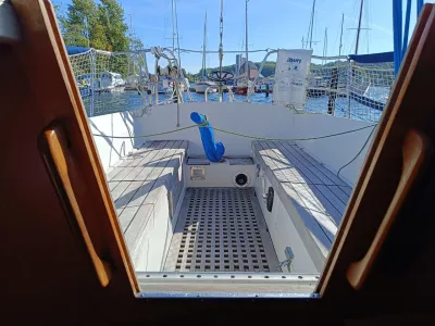 Polyester Sailboat Kalik 33 Photo 12
