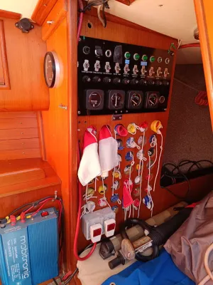 Polyester Sailboat Kalik 33 Photo 14