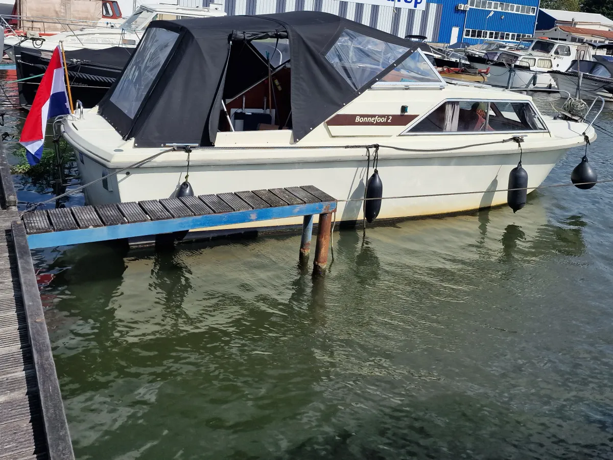 Polyester Motorboat Polaris 770