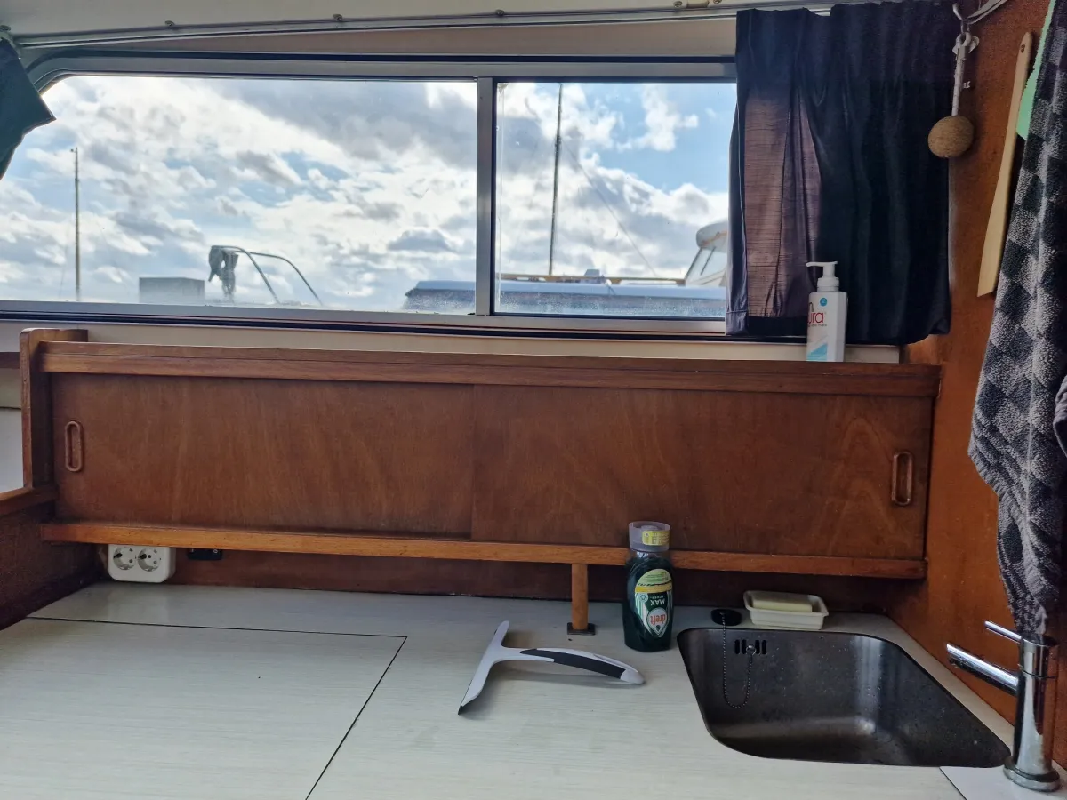 Polyester Motorboat Polaris 770