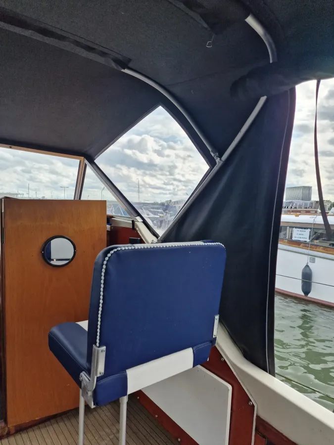 Polyester Motorboat Polaris 770