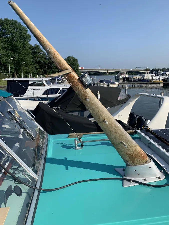 Polyester Motorboot Coronet 27 Seafarer