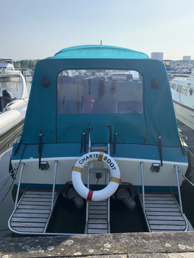 Polyester Motorboot Coronet 27 Seafarer