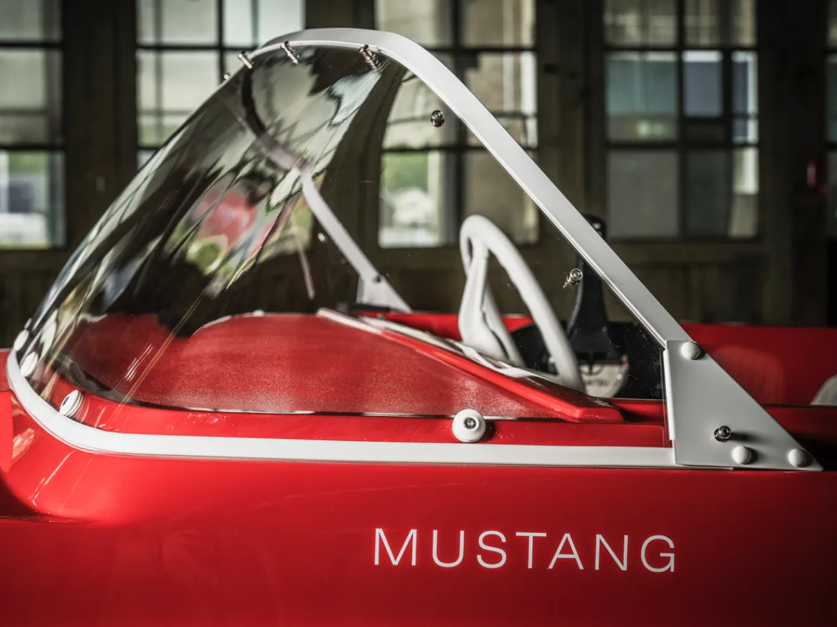 Polyester Speedboat Marino Mustang