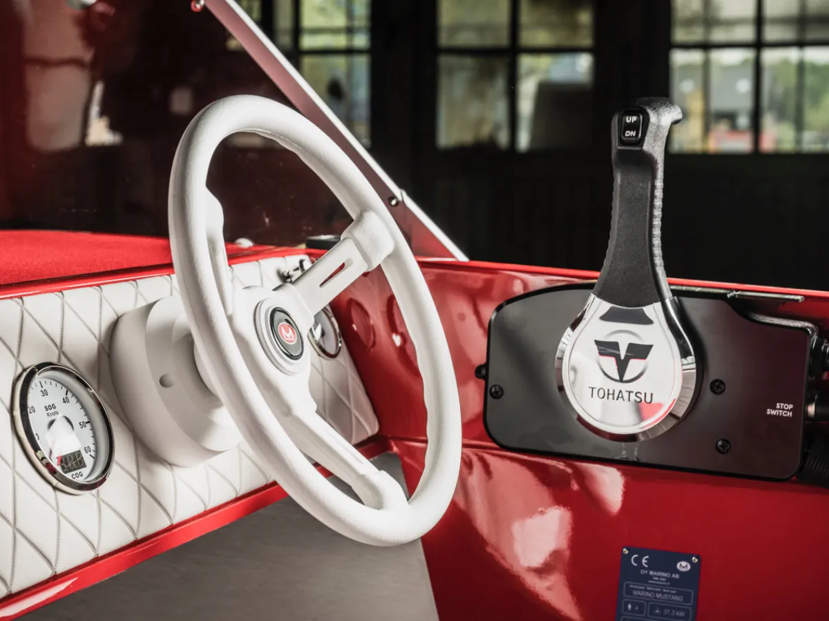 Polyester Speedboat Marino Mustang