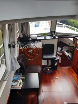 Steel Motorboat Helena kruiser 1070 Photo 2