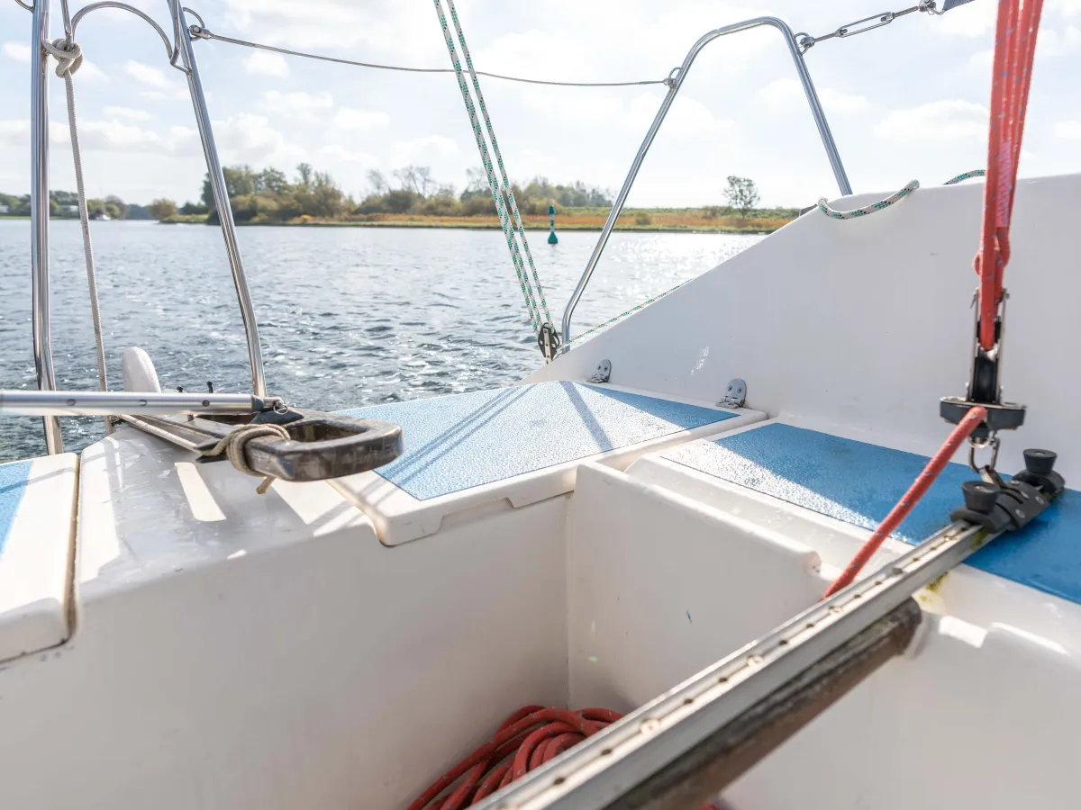 Polyester Sailboat Jantar 21