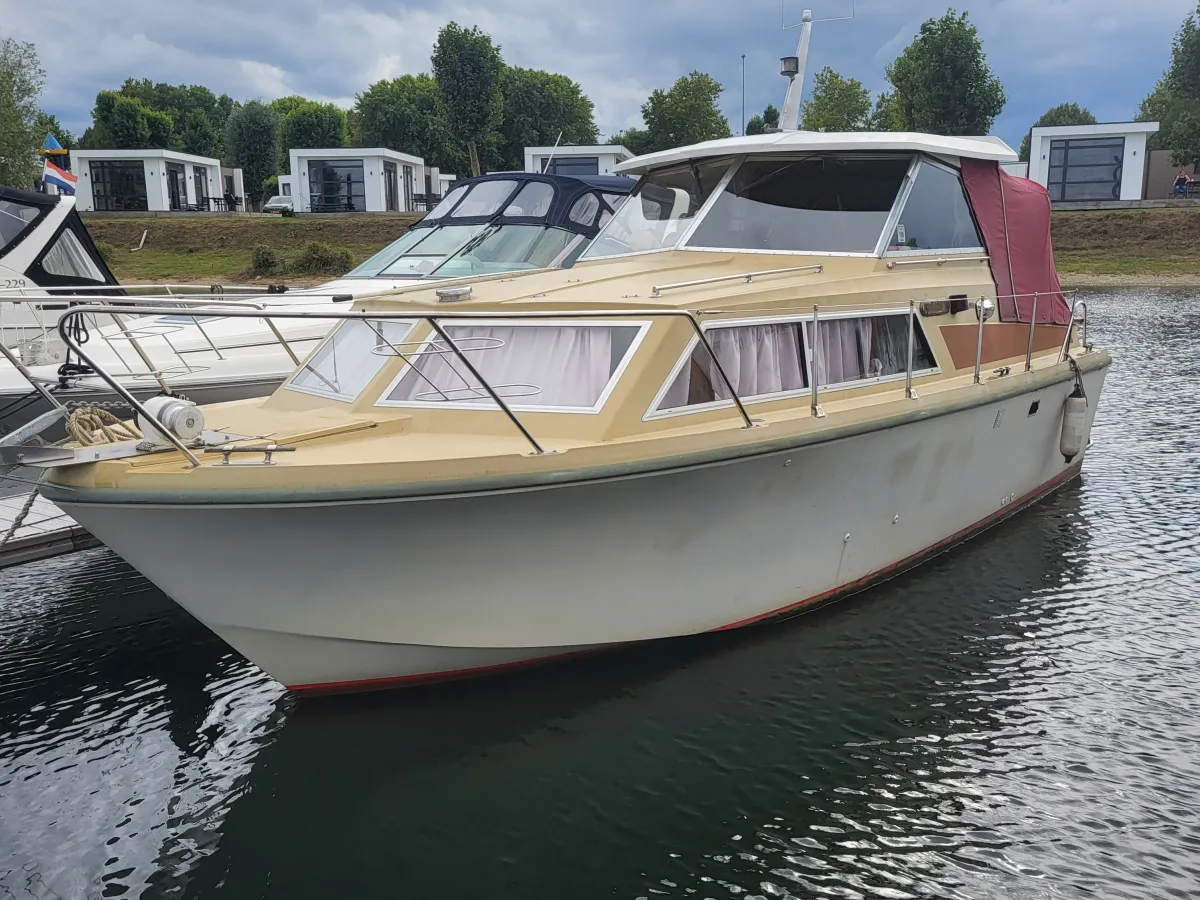 Polyester Motorboat Polaris Manta HT