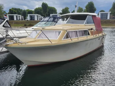 Polyester Motorboat Polaris Manta HT Photo 0
