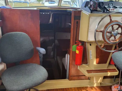 Polyester Motorboat Polaris Manta HT Photo 7