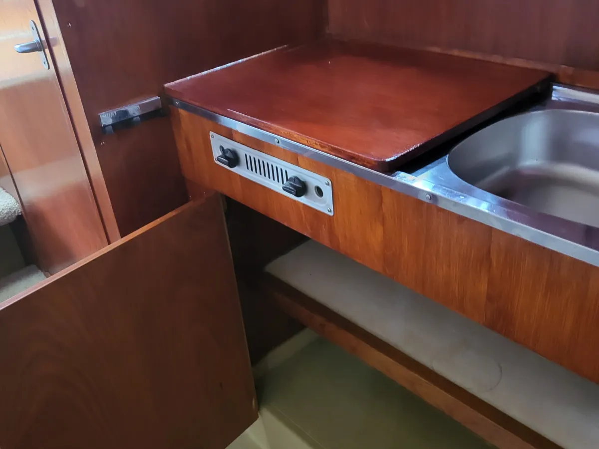 Polyester Motorboat Polaris Manta HT