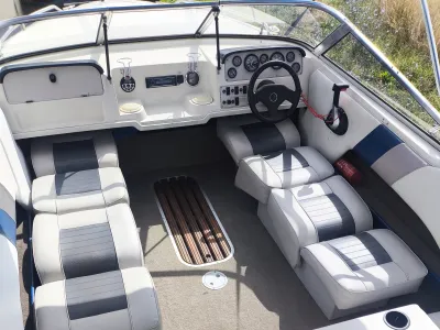 Polyester Speedboat Regal 176SC Photo 7