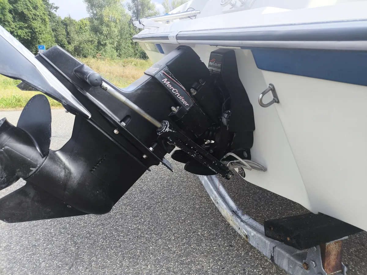 Polyester Speedboat Regal 176SC