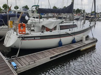 Polyester Sailboat Comet 910 Photo 0