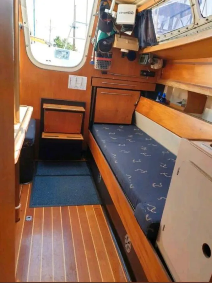 Polyester Sailboat Comet 910