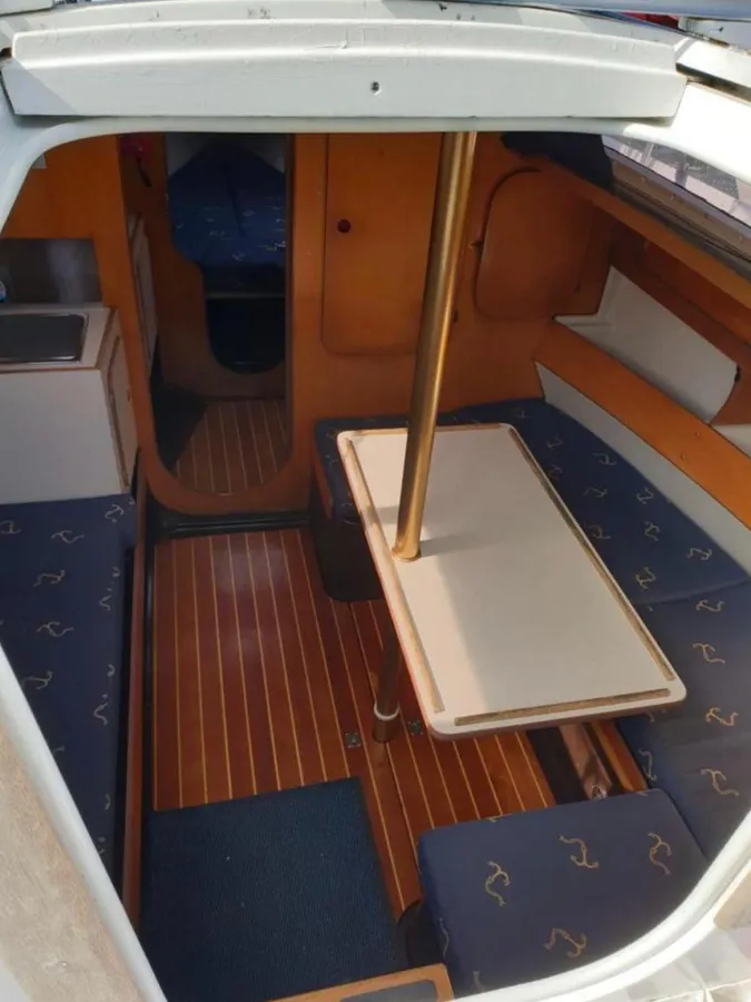Polyester Sailboat Comet 910